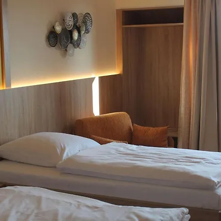 Burghotel Schoene Aussicht Bauer Gmbh *